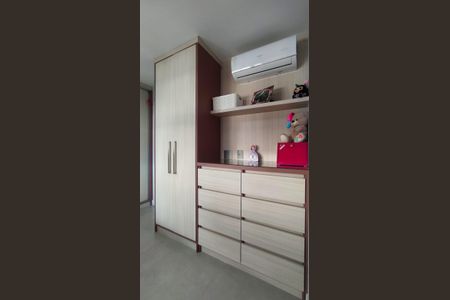 Apartamento à venda com 137m², 3 quartos e 2 vagasSuíte 2