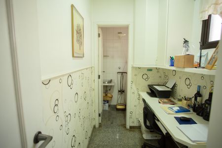 Apartamento para alugar com 147m², 3 quartos e 3 vagas Apartamento para alugar com 147m², 3 quartos e 3 vagasEscritório