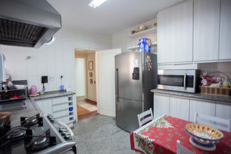 Apartamento para alugar com 147m², 3 quartos e 3 vagas Apartamento para alugar com 147m², 3 quartos e 3 vagasCozinha