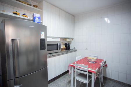 Apartamento para alugar com 147m², 3 quartos e 3 vagas Apartamento para alugar com 147m², 3 quartos e 3 vagasCozinha