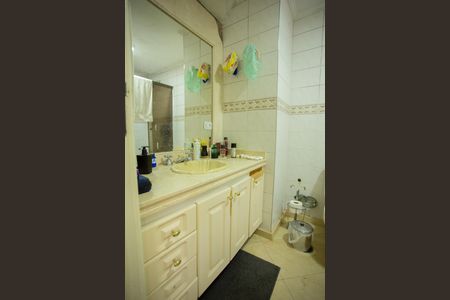 Apartamento para alugar com 147m², 3 quartos e 3 vagas Apartamento para alugar com 147m², 3 quartos e 3 vagasBanheiro da Suíte 1