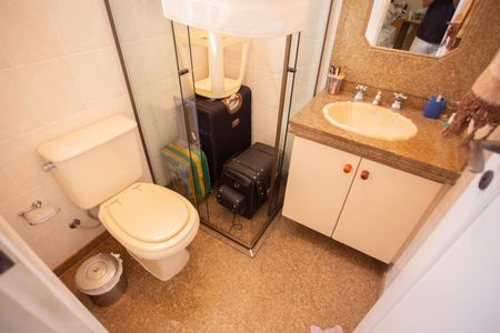 Apartamento para alugar com 147m², 3 quartos e 3 vagas Apartamento para alugar com 147m², 3 quartos e 3 vagasBanheiro da Suíte 2