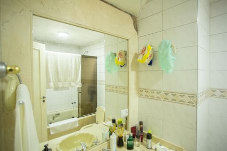 Apartamento para alugar com 147m², 3 quartos e 3 vagas Apartamento para alugar com 147m², 3 quartos e 3 vagasBanheiro da Suíte 1