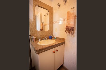 Apartamento para alugar com 147m², 3 quartos e 3 vagas Apartamento para alugar com 147m², 3 quartos e 3 vagasBanheiro da Suíte 2