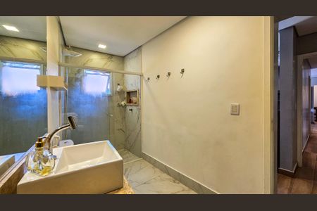 Casa à venda com 720m², 5 quartos e 6 vagas Casa à venda com 720m², 5 quartos e 6 vagasBanheiro da Suíte 1