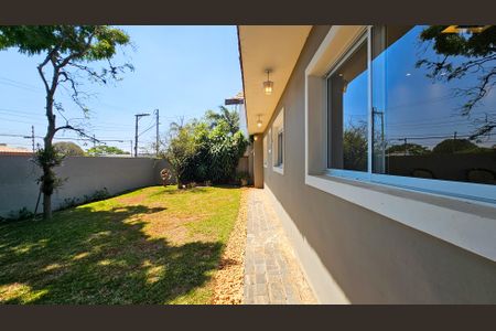 Casa à venda com 720m², 5 quartos e 6 vagas Casa à venda com 720m², 5 quartos e 6 vagasQuintal