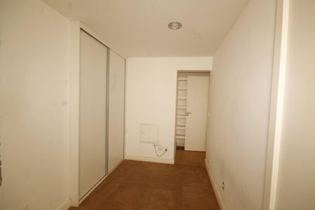 Casa para alugar com 500m², 5 quartos e 6 vagasSuíte 2