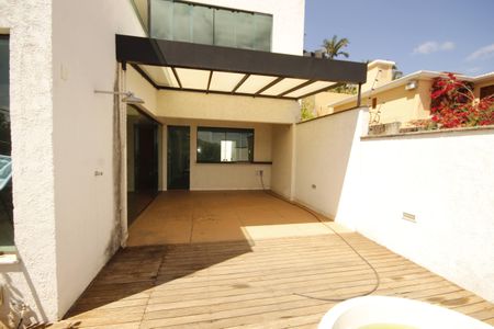 Casa para alugar com 500m², 5 quartos e 6 vagasPiscina