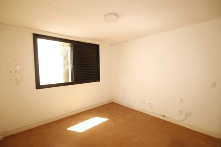 Casa para alugar com 500m², 5 quartos e 6 vagasSuíte 1