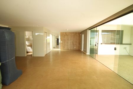 Casa para alugar com 500m², 5 quartos e 6 vagasSala