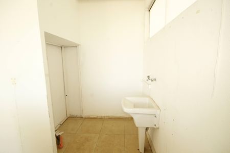 Casa para alugar com 500m², 5 quartos e 6 vagasÁrea de Serviço