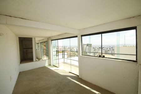 Casa para alugar com 500m², 5 quartos e 6 vagasSuíte