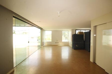 Casa para alugar com 500m², 5 quartos e 6 vagasSala