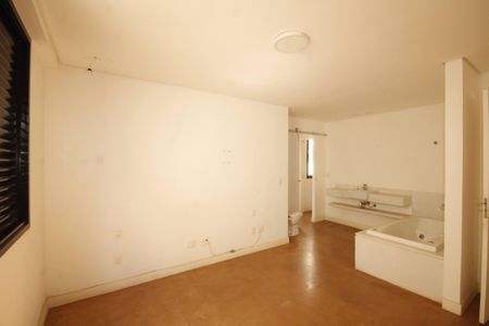 Casa para alugar com 500m², 5 quartos e 6 vagasSuíte 1