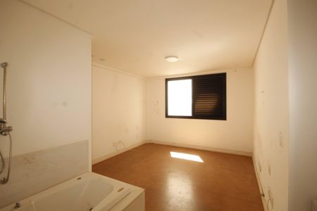 Casa para alugar com 500m², 5 quartos e 6 vagasSuíte 1