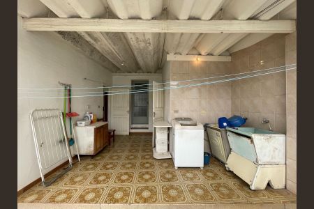 Casa à venda com 204m², 2 quartos e 7 vagasDepósito