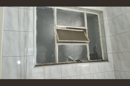 Foto 10 de casa à venda com 2 quartos, 60m² em Vila Vitorio Mazzei, São Paulo