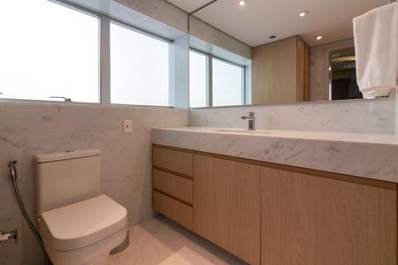 Studio à venda com 60m², 1 quarto e 1 vaga Studio à venda com 60m², 1 quarto e 1 vagaBanheiro