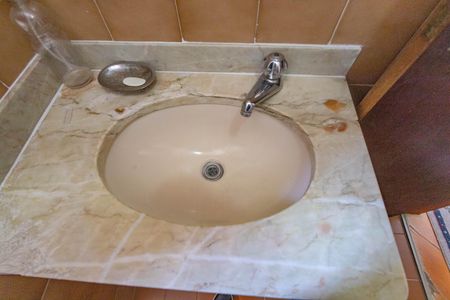 Casa à venda com 116m², 3 quartos e 1 vaga Casa à venda com 116m², 3 quartos e 1 vagaBanheiro social