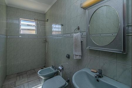 Casa à venda com 126m², 3 quartos e 3 vagas Casa à venda com 126m², 3 quartos e 3 vagasBanheiro Social