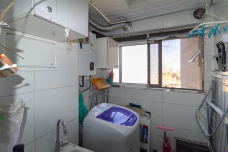 Apartamento à venda com 69m², 3 quartos e 1 vagaÁrea de Serviço