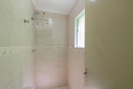 Casa à venda com 179m², 3 quartos e 2 vagas Casa à venda com 179m², 3 quartos e 2 vagasBanheiro