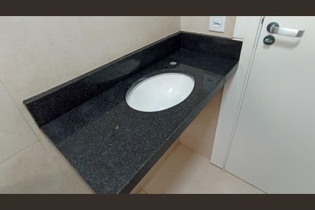 Casa de condomínio à venda com 98m², 3 quartos e 2 vagas Casa de condomínio à venda com 98m², 3 quartos e 2 vagasBanheiro