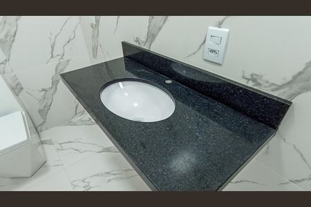 Casa de condomínio à venda com 98m², 3 quartos e 2 vagas Casa de condomínio à venda com 98m², 3 quartos e 2 vagasBanheiro da Suíte 1