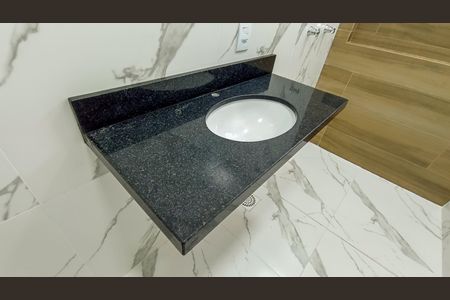 Casa de condomínio à venda com 98m², 3 quartos e 2 vagas Casa de condomínio à venda com 98m², 3 quartos e 2 vagasBanheiro da Suíte 1