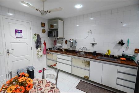 Apartamento à venda com 107m², 3 quartos e 2 vagasCozinha