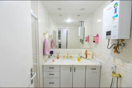 Apartamento à venda com 107m², 3 quartos e 2 vagasBanheiro Social