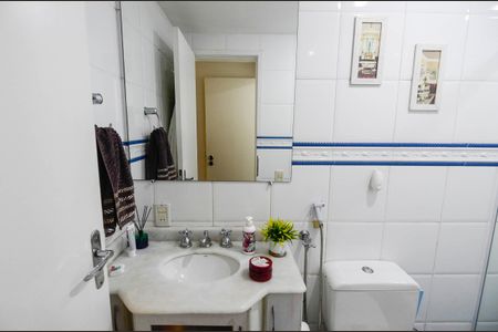 Apartamento à venda com 107m², 3 quartos e 2 vagasBanheiro da Suíte