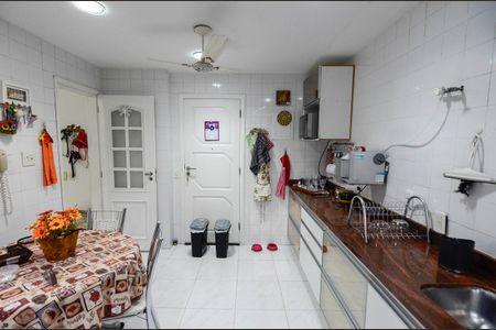 Apartamento à venda com 107m², 3 quartos e 2 vagasCozinha