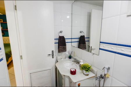 Apartamento à venda com 107m², 3 quartos e 2 vagasBanheiro da Suíte