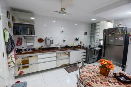 Apartamento à venda com 107m², 3 quartos e 2 vagasCozinha