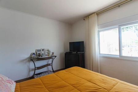 Casa à venda com 100m², 3 quartos e 2 vagas Casa à venda com 100m², 3 quartos e 2 vagasSuíte