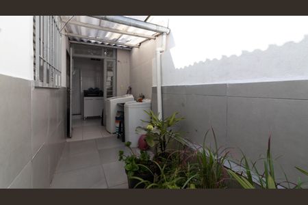 Casa à venda com 104m², 2 quartos e 1 vagaÁrea de Serviço