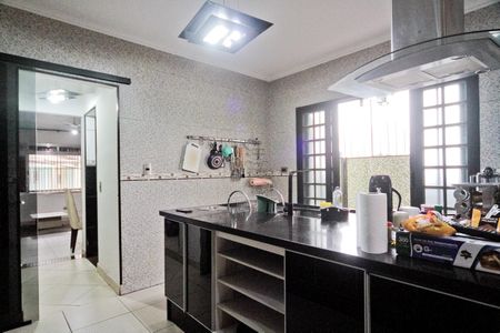 Casa para alugar com 263m², 4 quartos e 3 vagas Casa para alugar com 263m², 4 quartos e 3 vagasCozinha