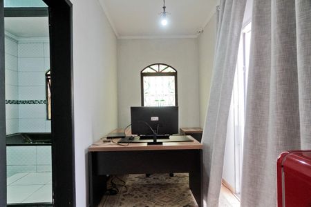 Casa para alugar com 263m², 4 quartos e 3 vagas Casa para alugar com 263m², 4 quartos e 3 vagasSuíte