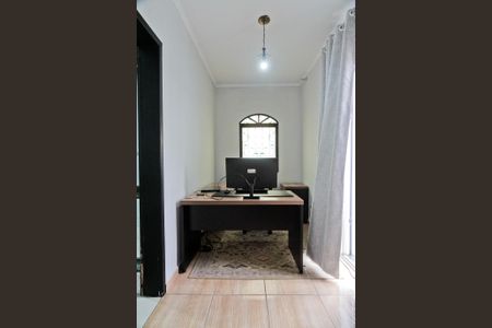 Casa para alugar com 263m², 4 quartos e 3 vagas Casa para alugar com 263m², 4 quartos e 3 vagasSuíte