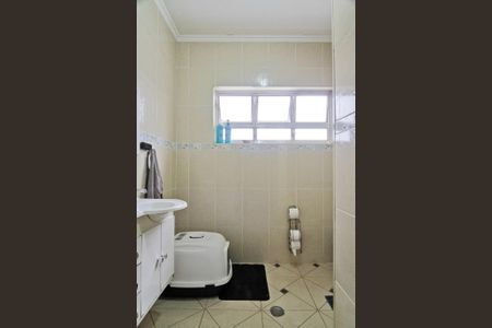 Casa para alugar com 263m², 4 quartos e 3 vagas Casa para alugar com 263m², 4 quartos e 3 vagasBanheiro Social