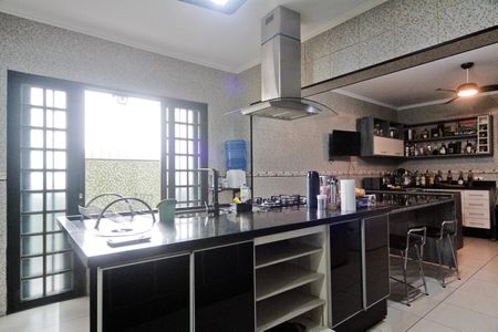 Casa para alugar com 263m², 4 quartos e 3 vagas Casa para alugar com 263m², 4 quartos e 3 vagasCozinha