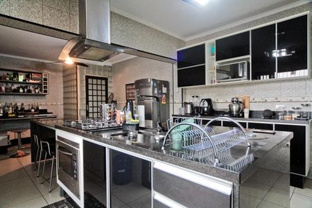 Casa para alugar com 263m², 4 quartos e 3 vagas Casa para alugar com 263m², 4 quartos e 3 vagasCozinha