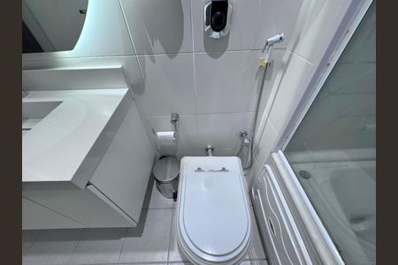 Apartamento à venda com 84m², 2 quartos e 2 vagas Apartamento à venda com 84m², 2 quartos e 2 vagasBanheiro da Suíte