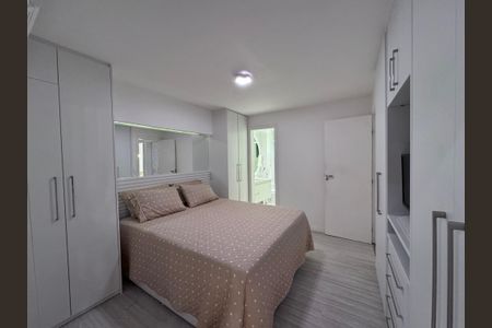 Apartamento à venda com 84m², 2 quartos e 2 vagas Apartamento à venda com 84m², 2 quartos e 2 vagasSuíte