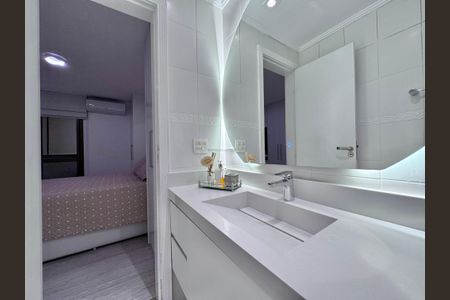 Apartamento à venda com 84m², 2 quartos e 2 vagas Apartamento à venda com 84m², 2 quartos e 2 vagasBanheiro da Suíte