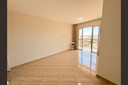 Sala de apartamento à venda com 2 quartos, 54m² em Vila Nova Esperia, Jundiaí