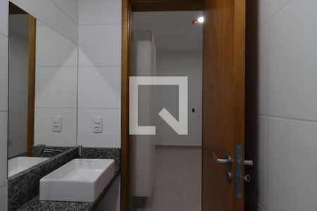 Banheiro de kitnet/studio para alugar com 1 quarto, 17m² em Vila Sao Pedro, Santo André