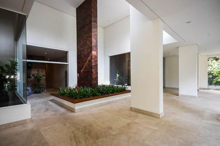 Apartamento à venda com 200m², 3 quartos e 3 vagasEntrada