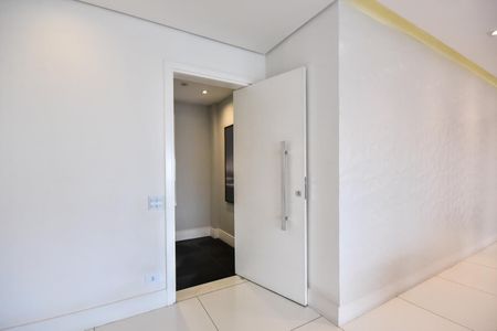 Apartamento à venda com 200m², 3 quartos e 3 vagasHall